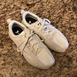 Women’s under Armour sneakers size 8 1/2